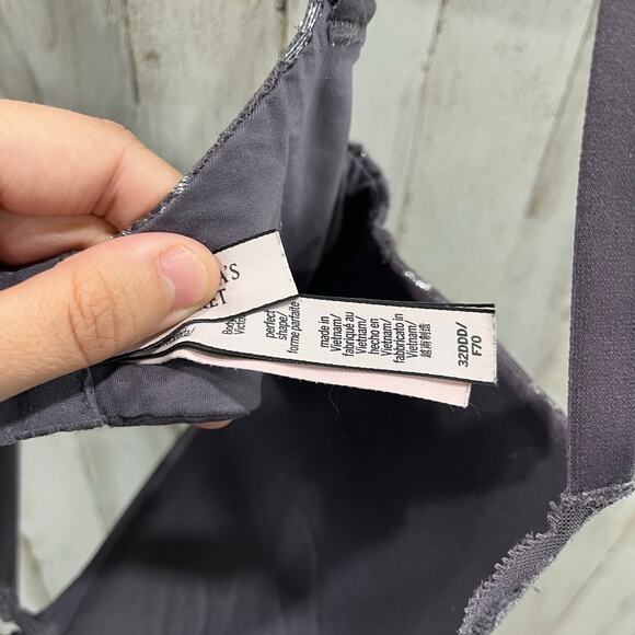 Victorias Secret Body By Victoria Perfect Shape Bra Purple Floral Lace 32DDD - Picture 3 of 4